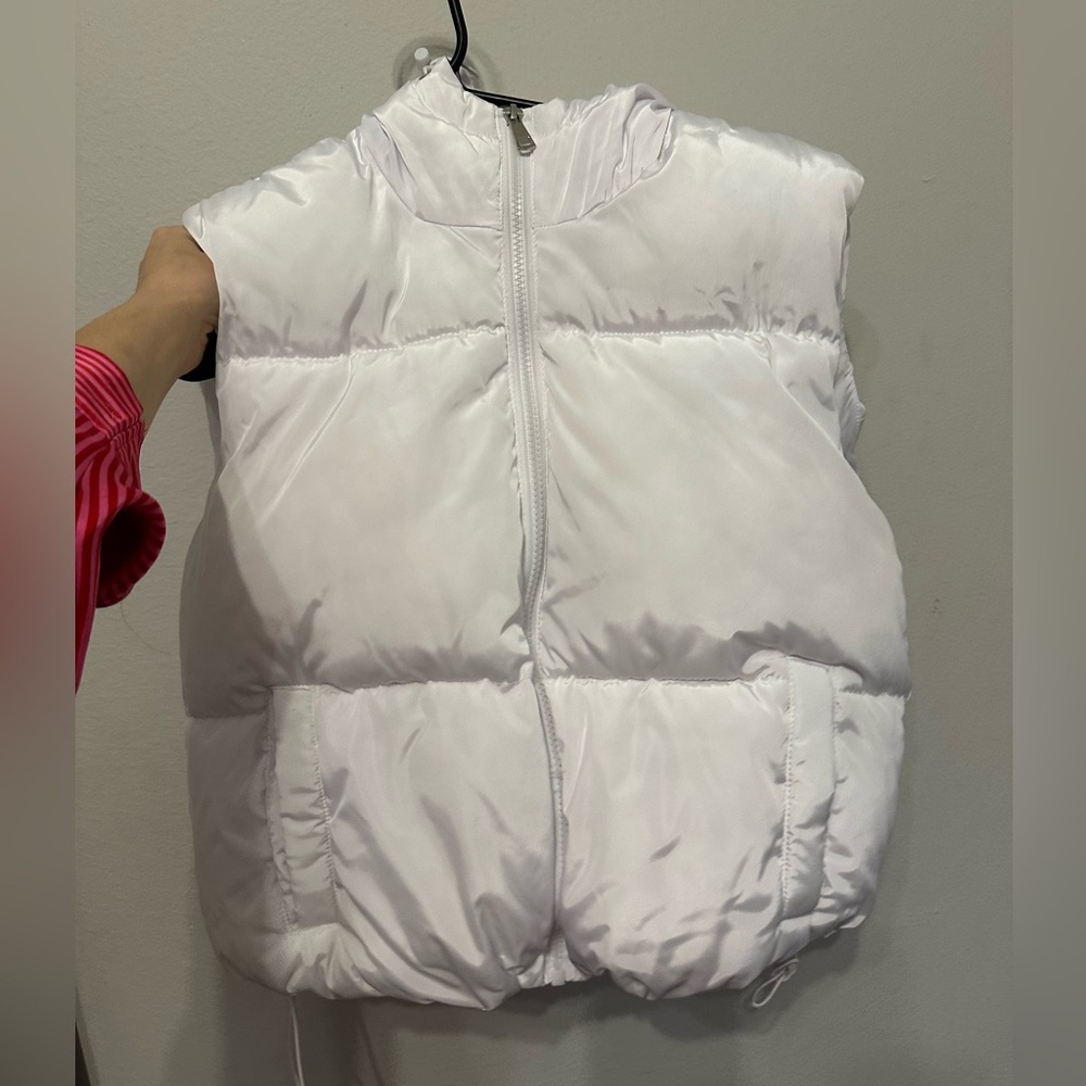 NWOT Charlotte Russe White Puffer Vest with Hood